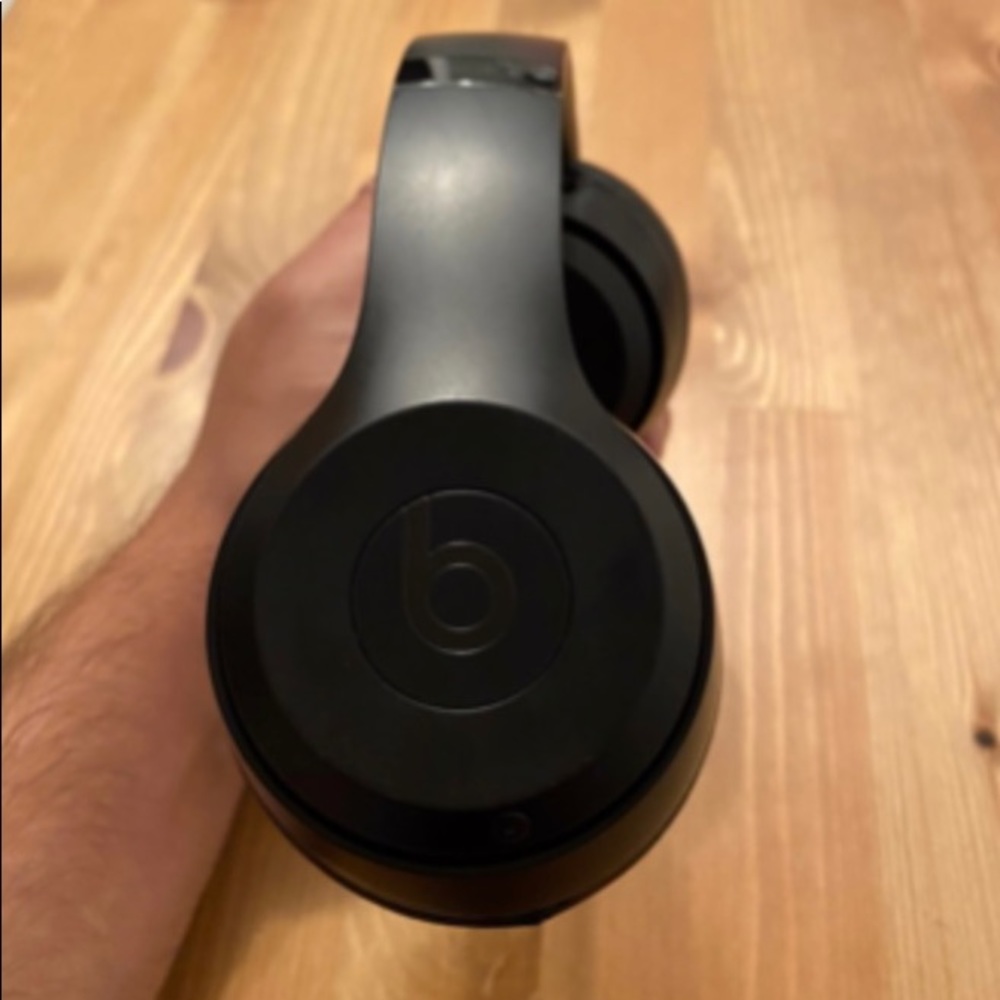 Black solo 3 beats